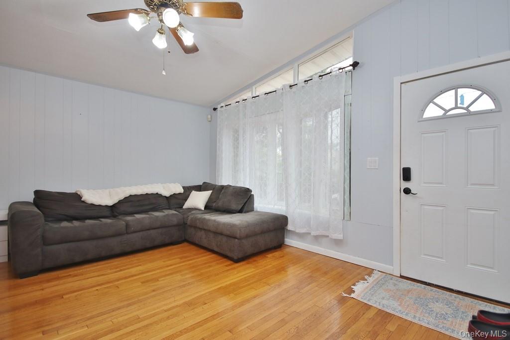 19 Crescent Circle Property Photo 24