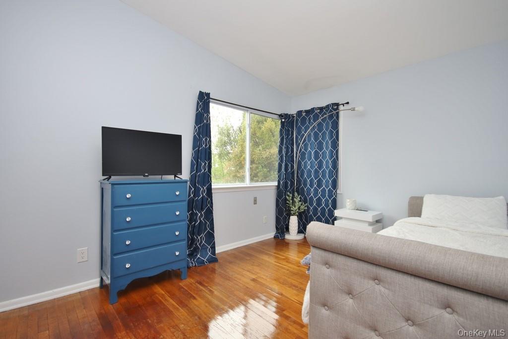 19 Crescent Circle Property Photo 35