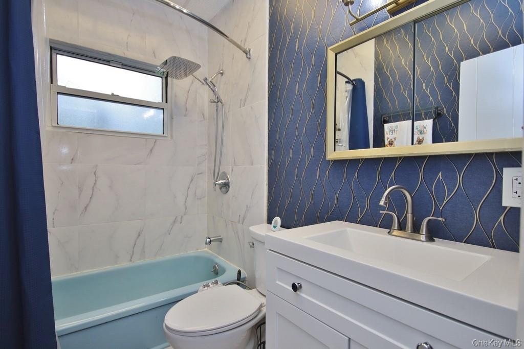 19 Crescent Circle Property Photo 44