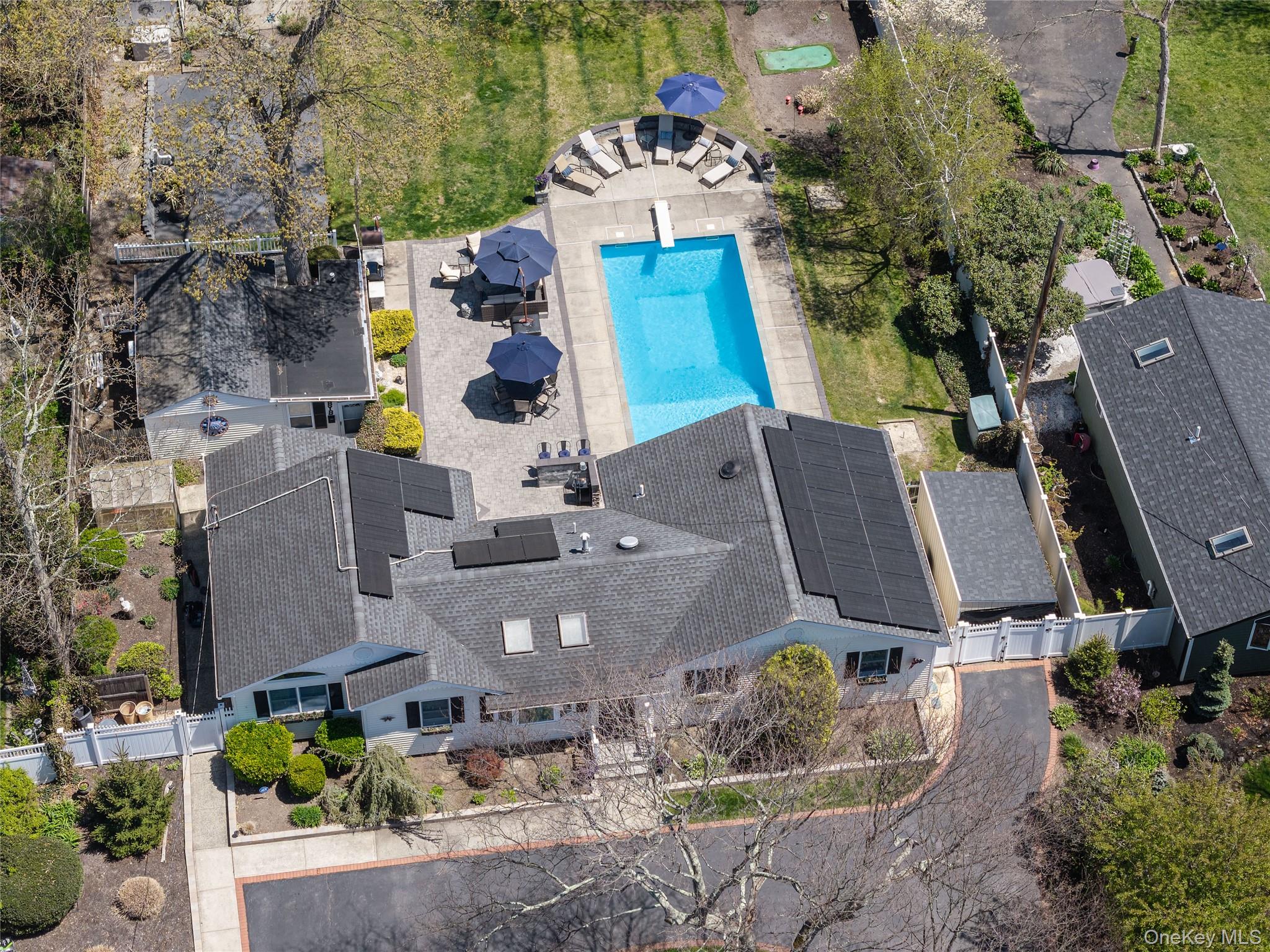 545 Spruce Avenue Property Photo 3
