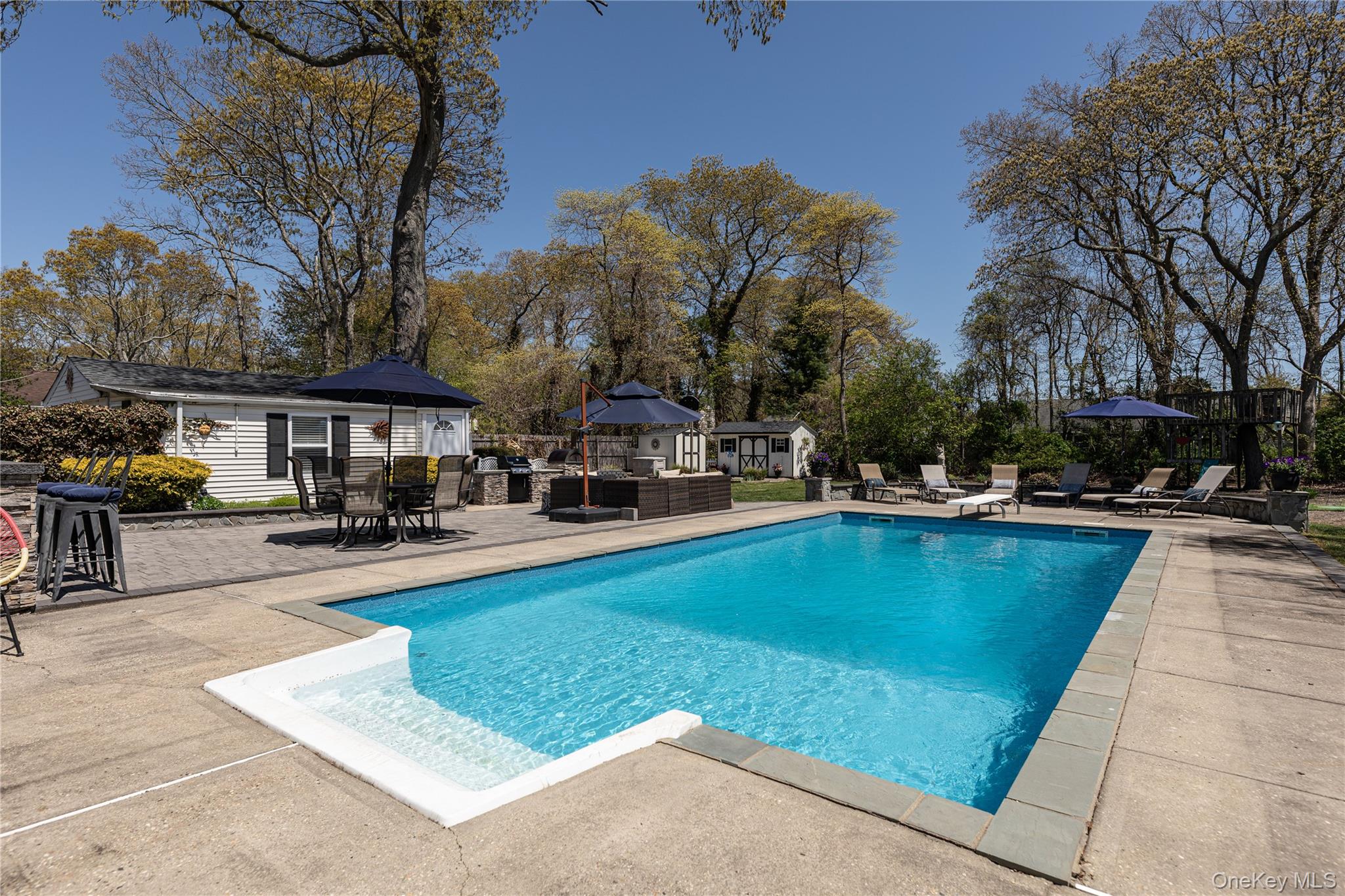 545 Spruce Avenue Property Photo 18
