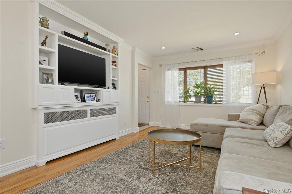 648 Dogwood Avenue Property Photo 4