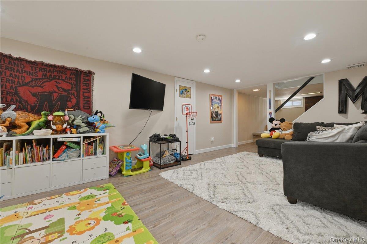 648 Dogwood Avenue Property Photo 19