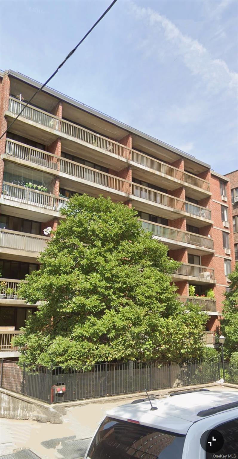 136-35 Maple Avenue 4E Property Photo 1