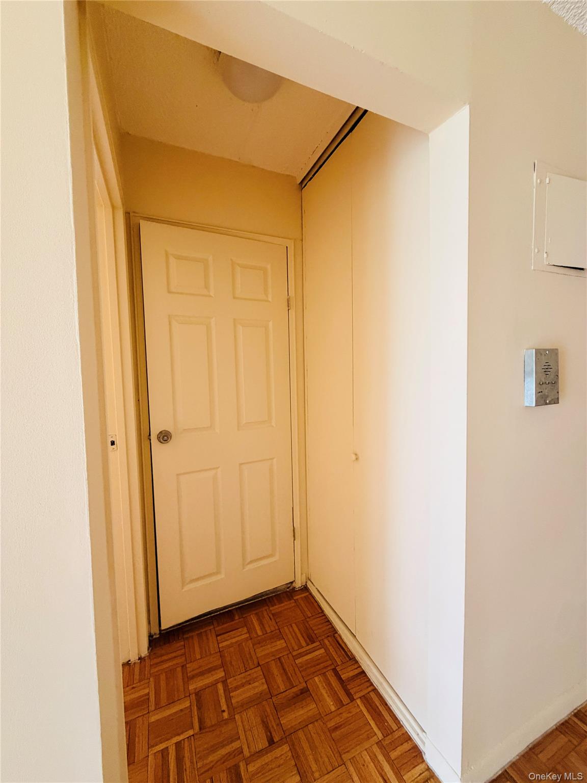 136-35 Maple Avenue 4e Property Photo 4