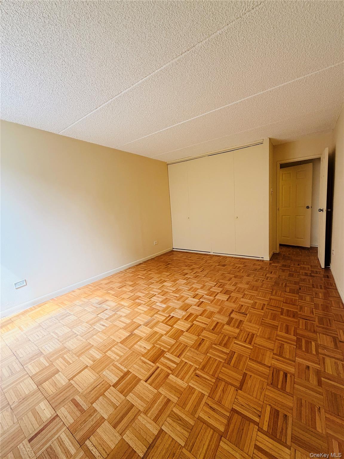 136-35 Maple Avenue 4e Property Photo 8