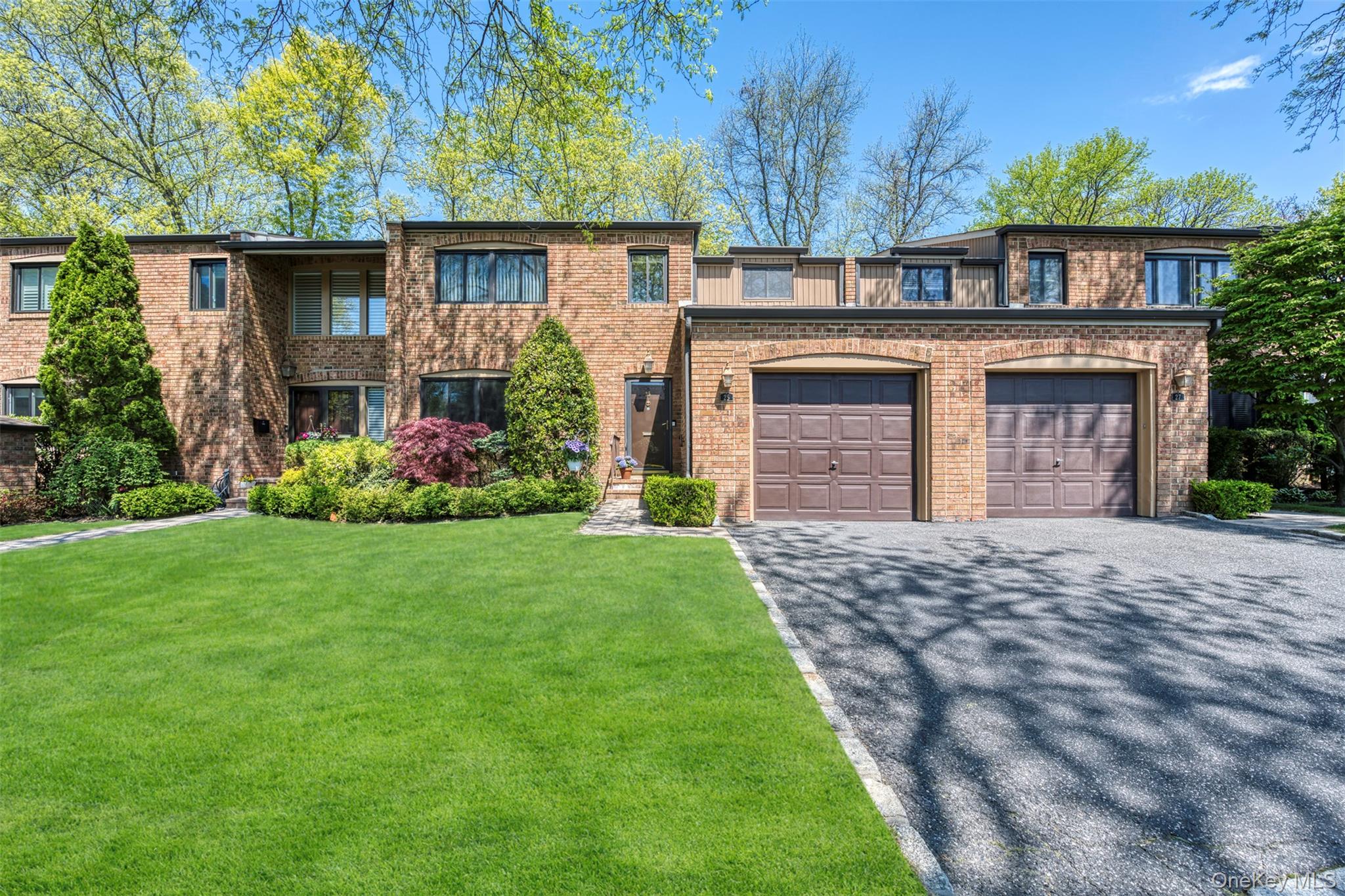 25 Windsor Gate Drive Property Photo 1