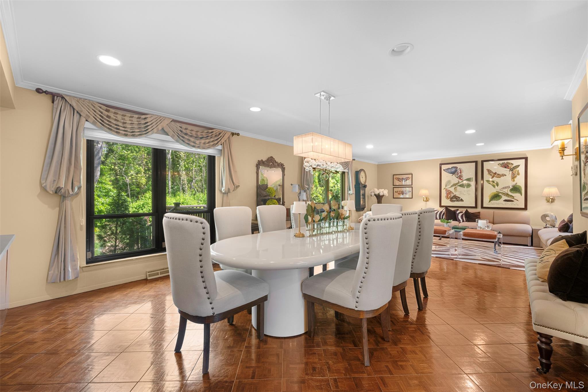 25 Windsor Gate Drive Property Photo 12