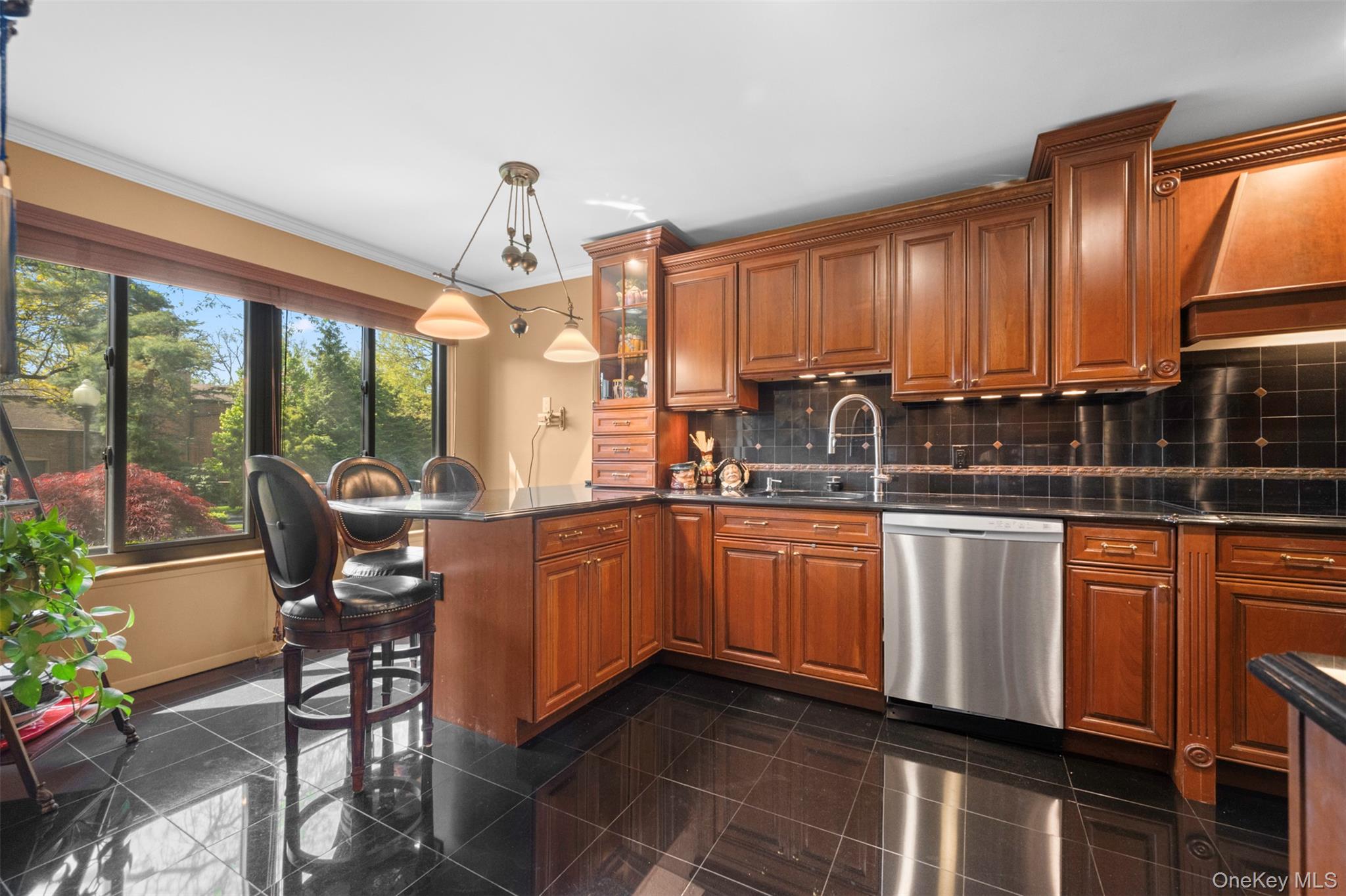 25 Windsor Gate Drive Property Photo 17