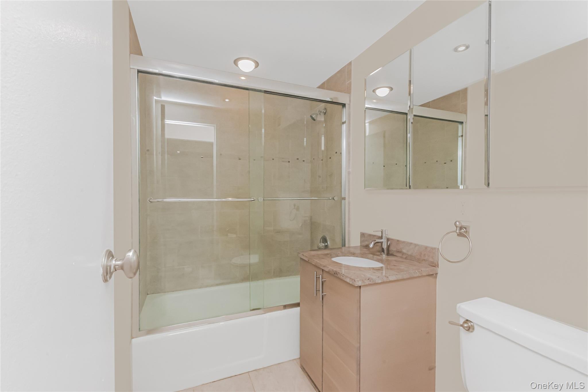 1155 Warburton Avenue 7h Property Photo 6
