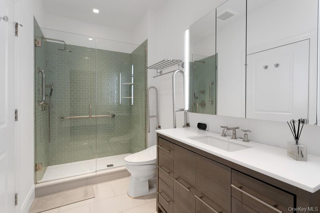 18 Rivers Edge Drive 211 Property Photo 14