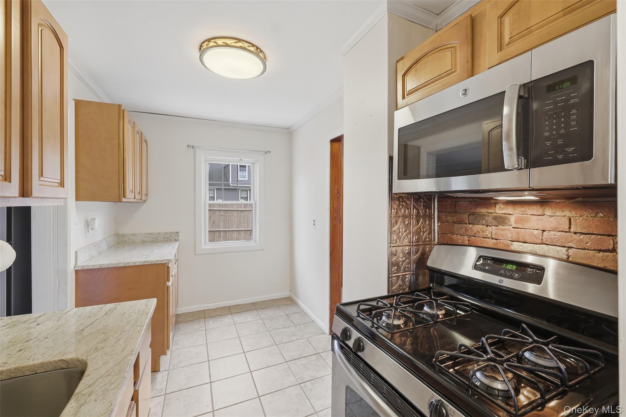 20 Samstag Avenue Property Photo 15