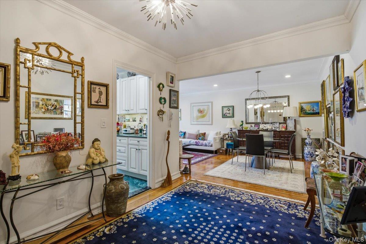 21 N Chatsworth Avenue 2j Property Photo 4