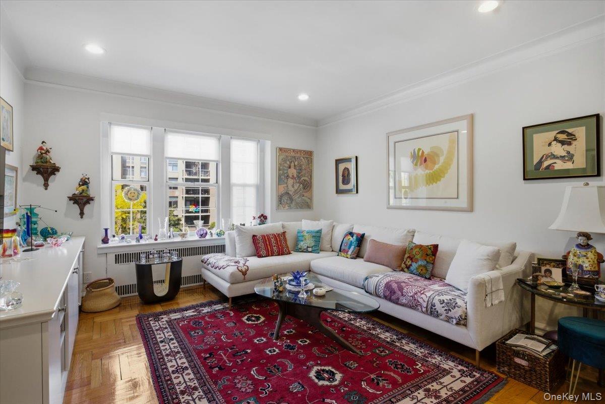 21 N Chatsworth Avenue 2j Property Photo 5