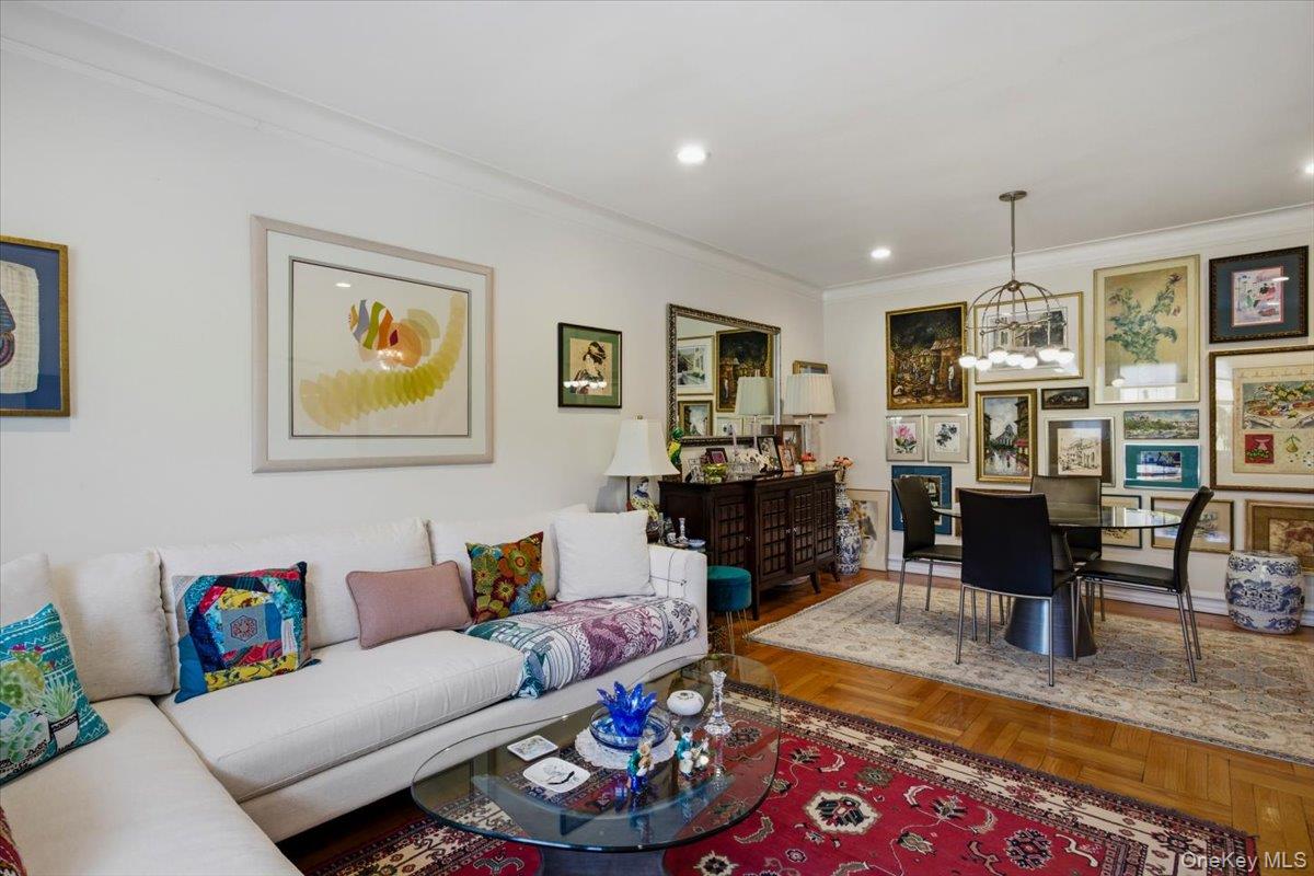 21 N Chatsworth Avenue 2j Property Photo 6