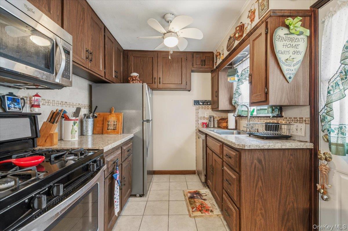 280 Division Avenue Property Photo 16