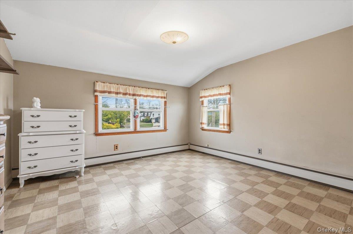 280 Division Avenue Property Photo 23