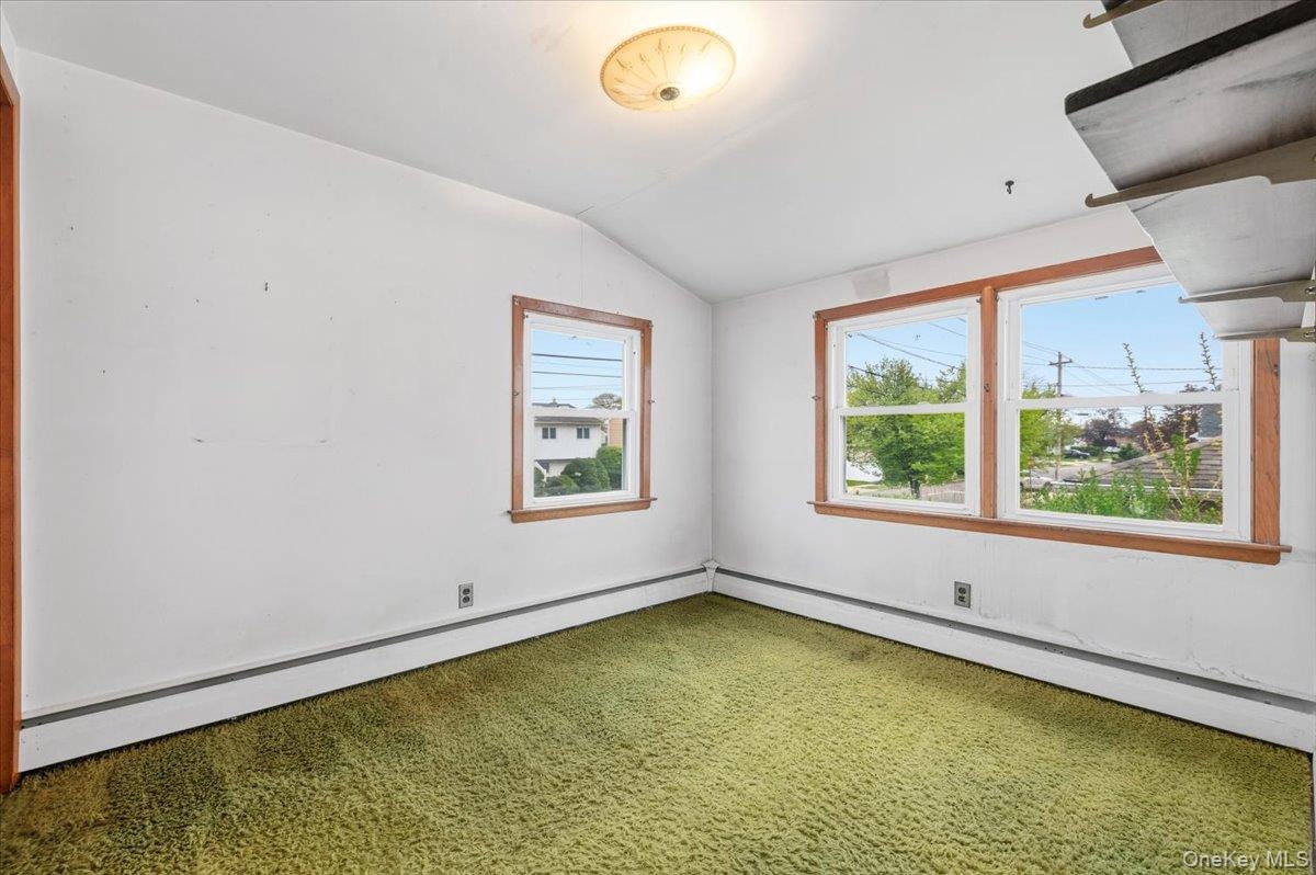 280 Division Avenue Property Photo 25