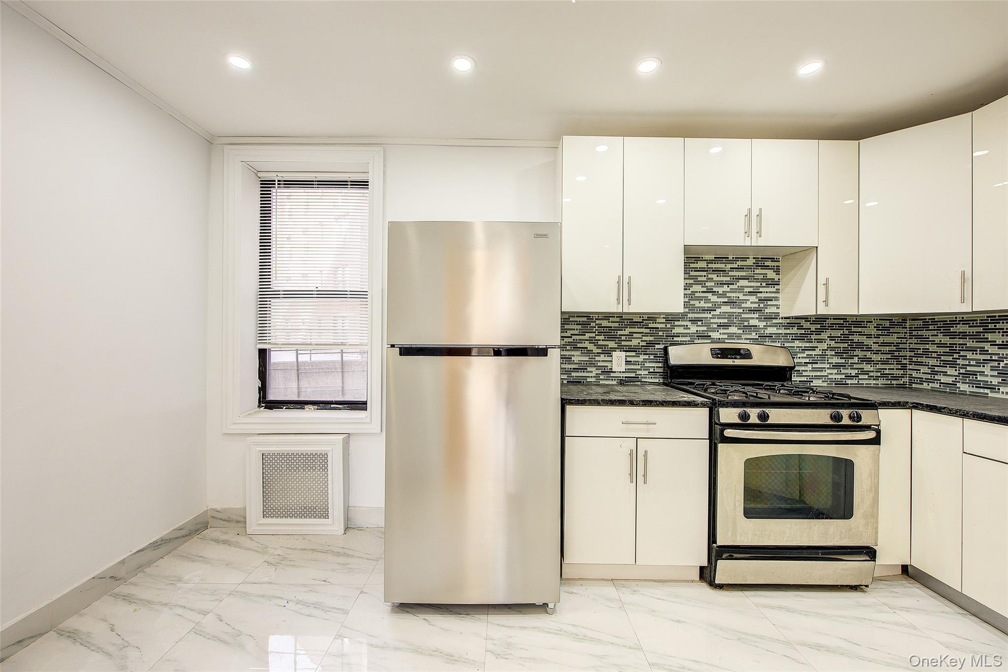 100-25 Queens Boulevard 2r Property Photo 13