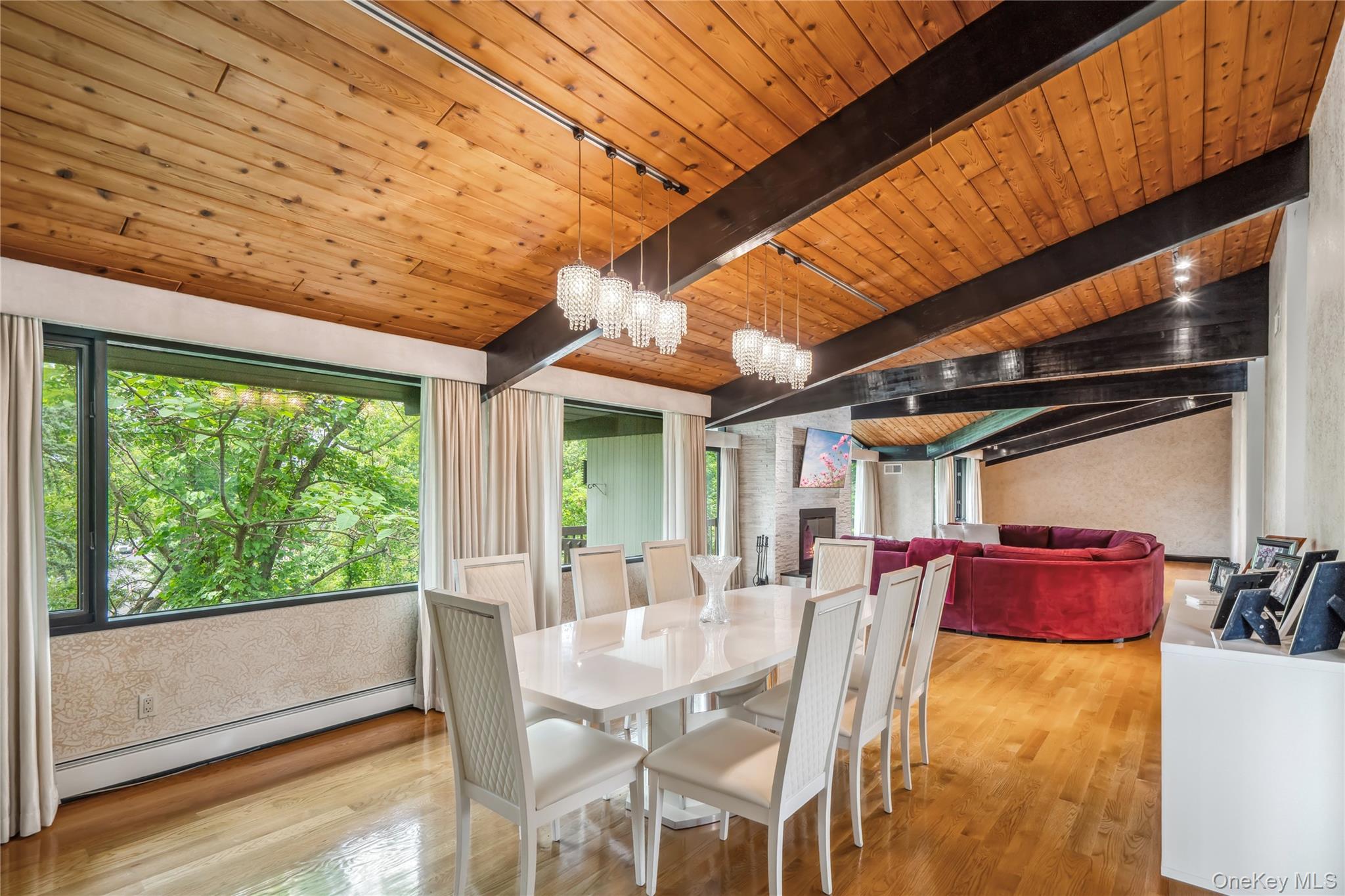27 Parkway Drive Property Photo 7