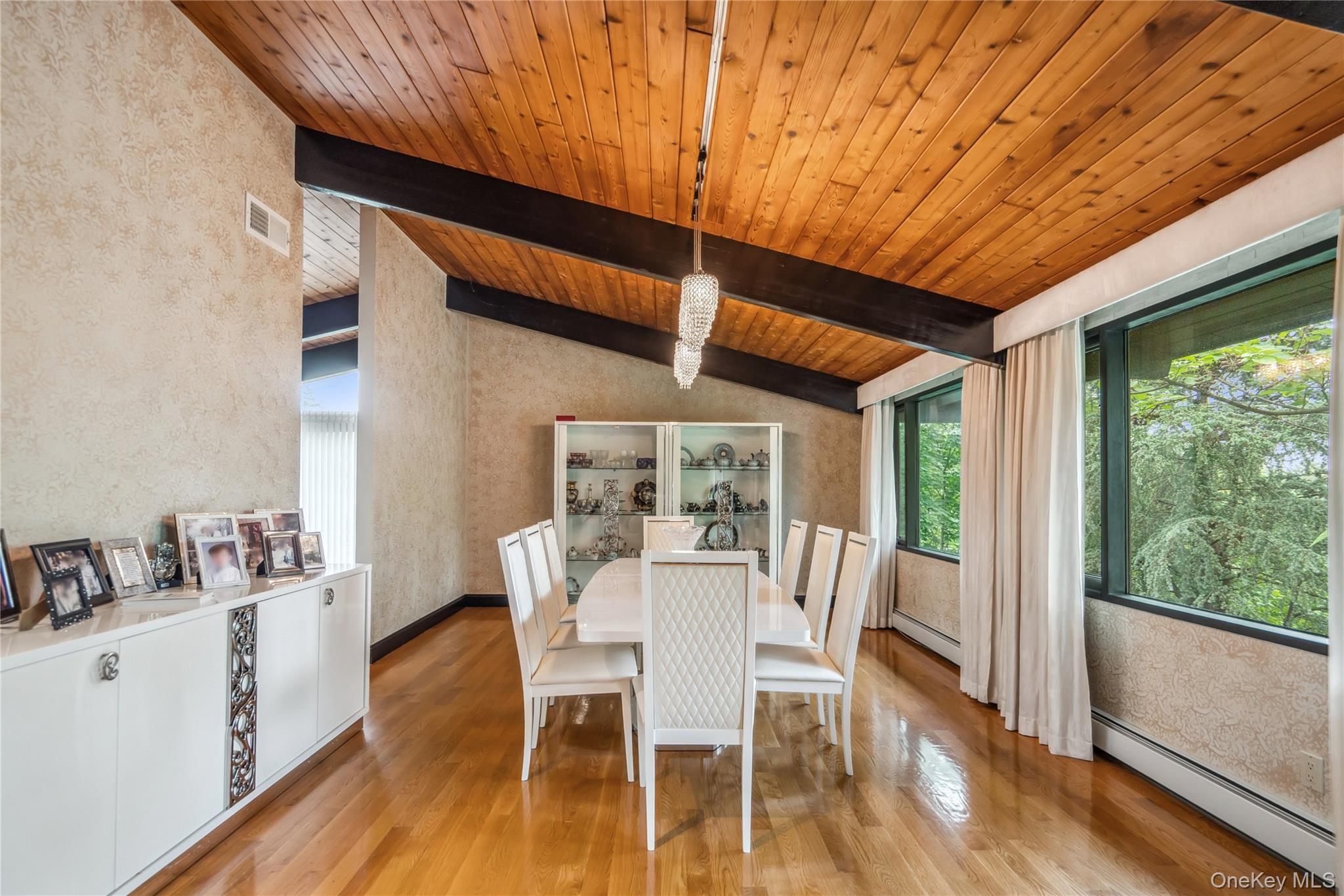 27 Parkway Drive Property Photo 8