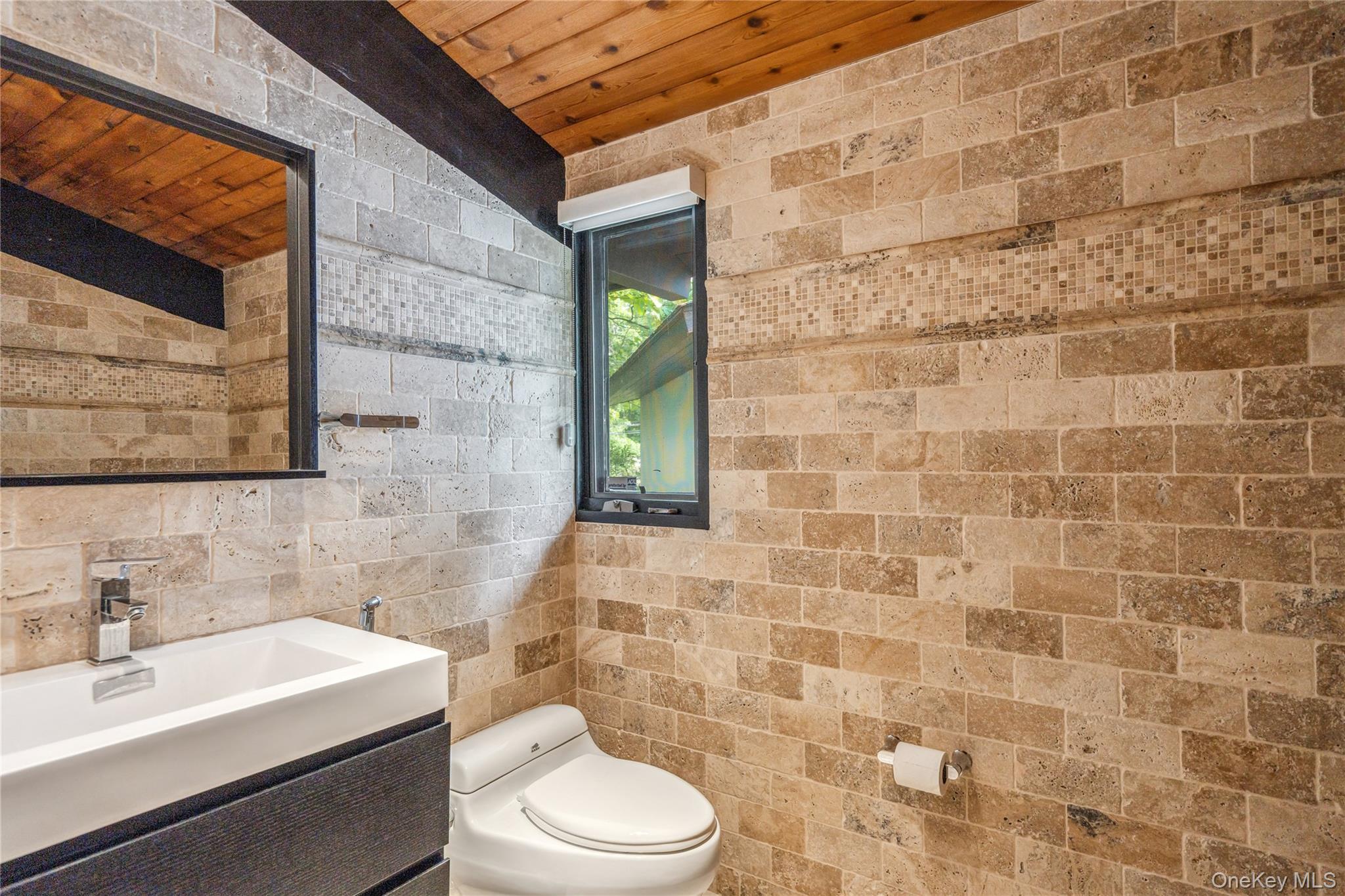 27 Parkway Drive Property Photo 10
