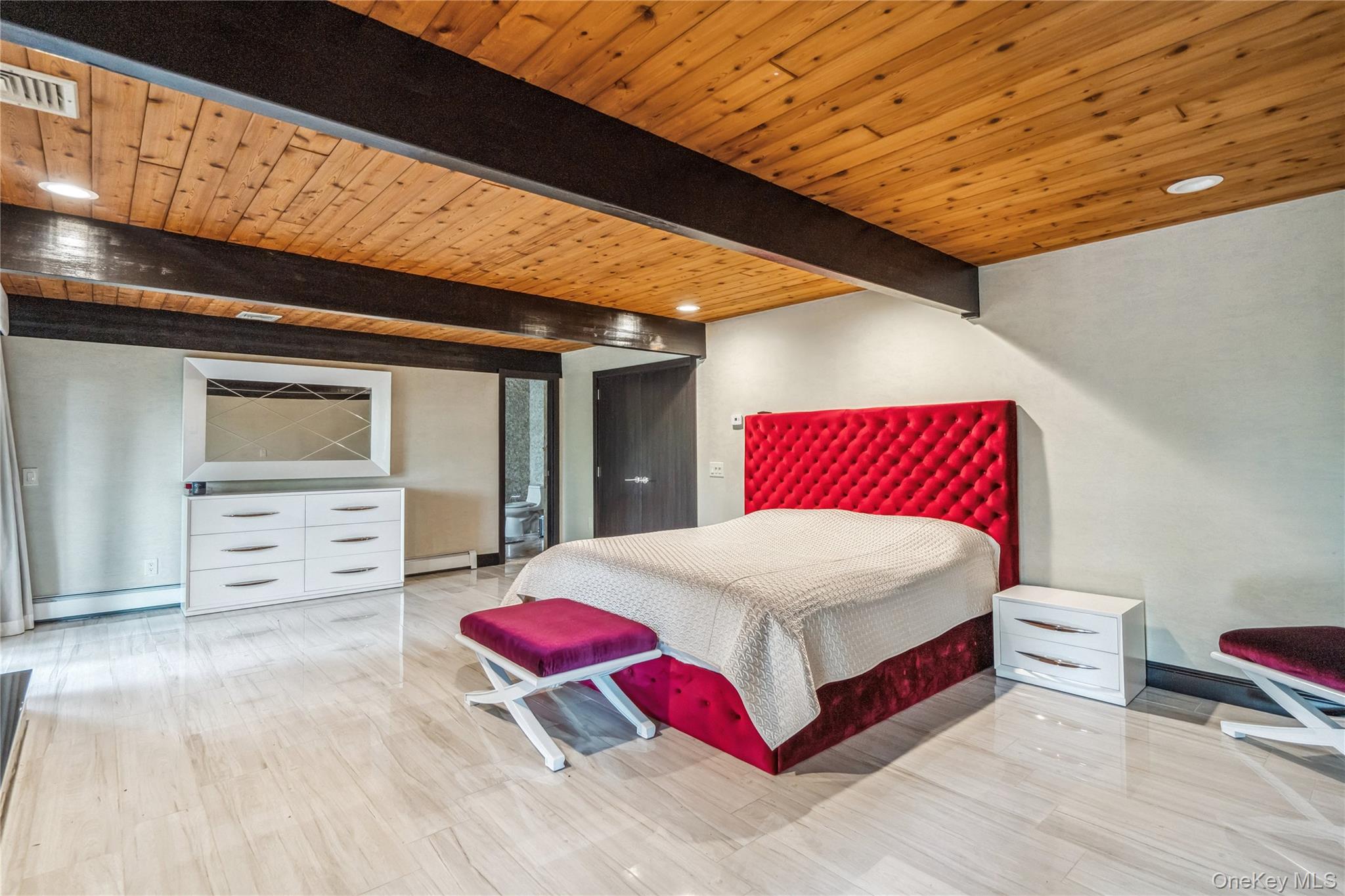 27 Parkway Drive Property Photo 11