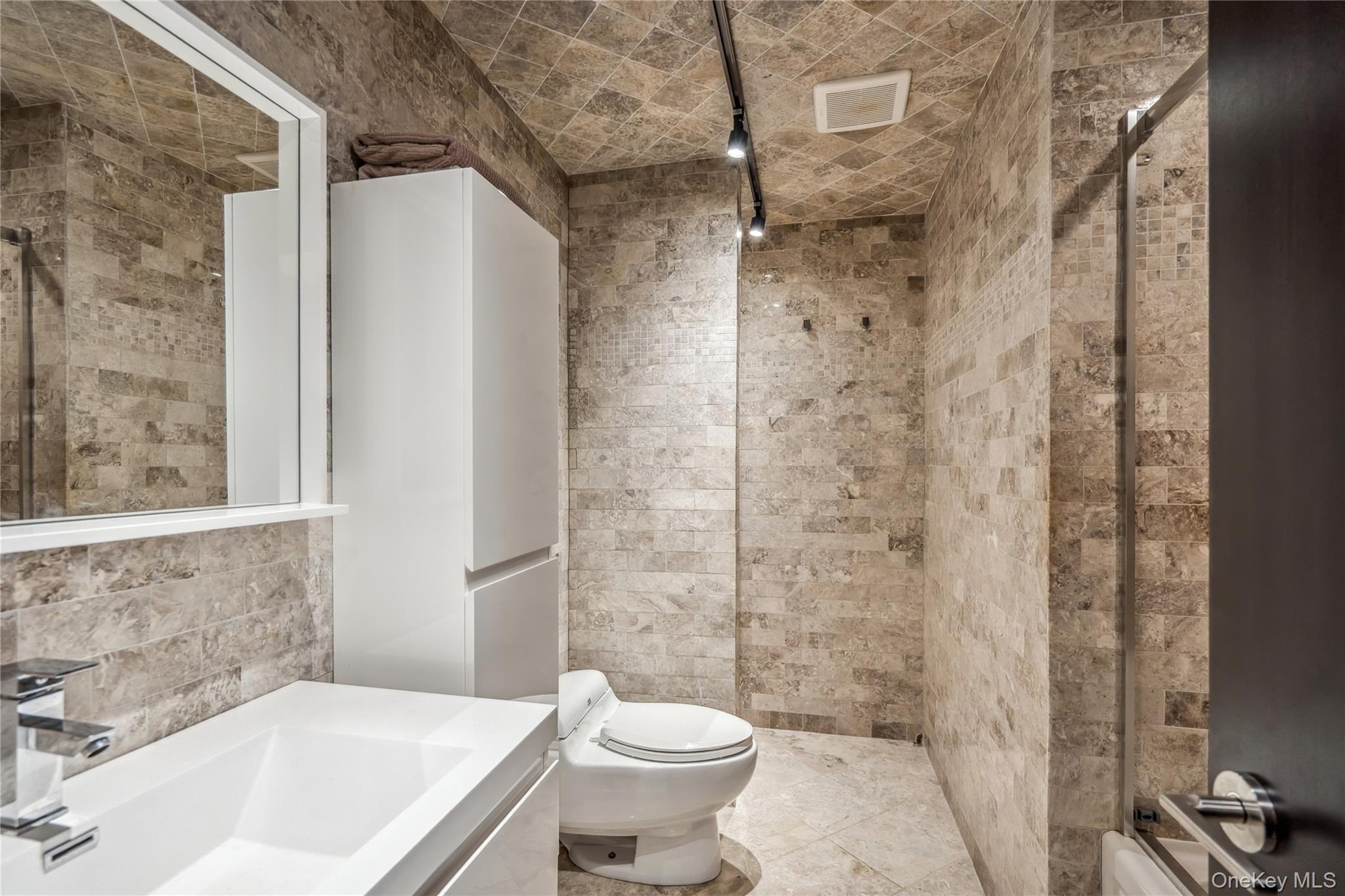 27 Parkway Drive Property Photo 16