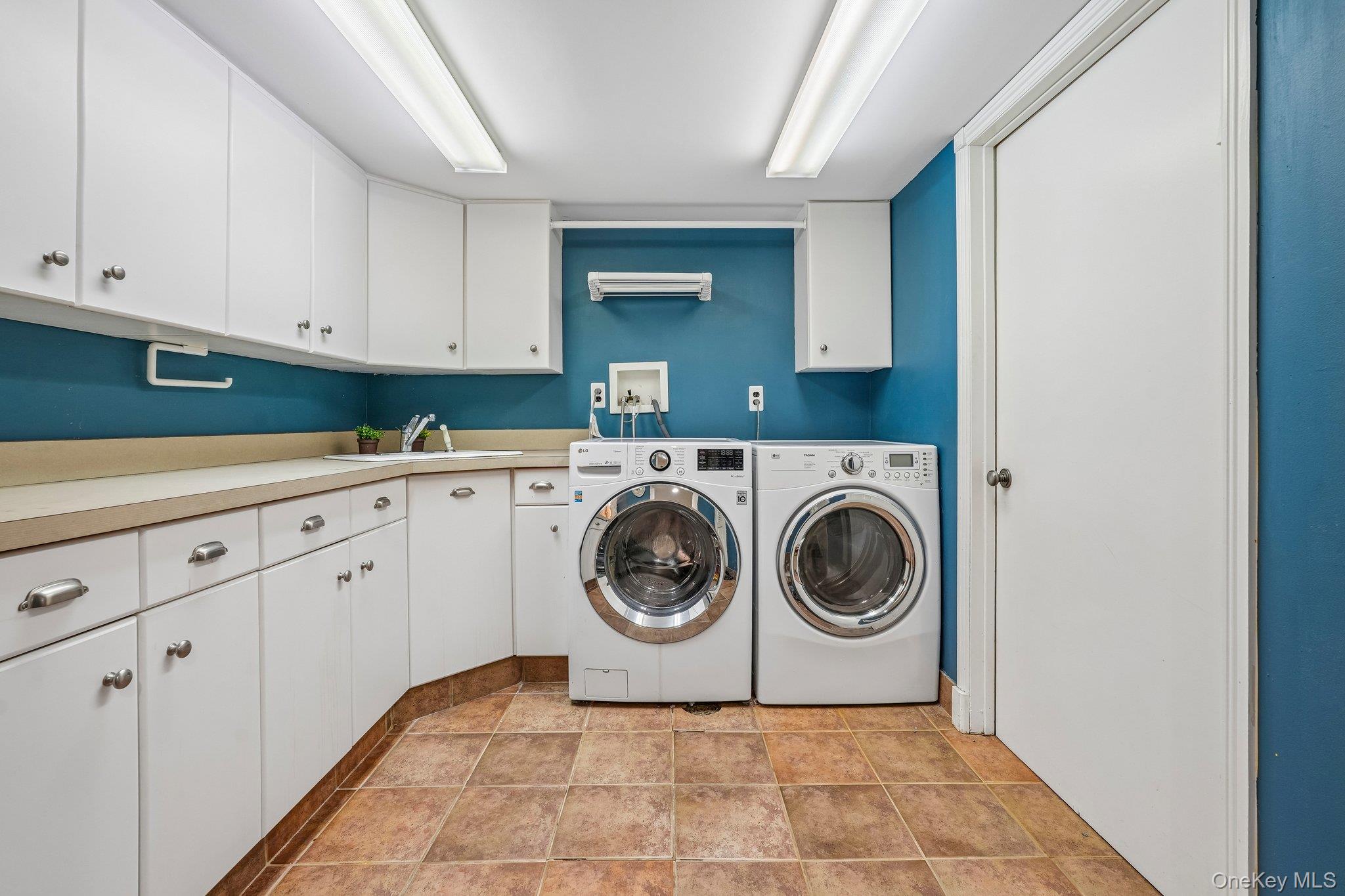 54 Hillside Avenue Property Photo 32