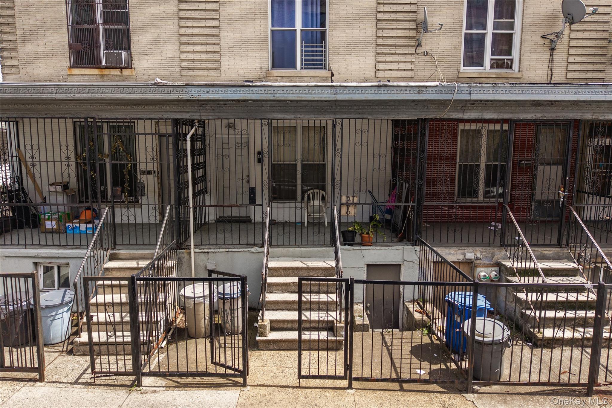 2410 Grand Avenue Property Photo 1
