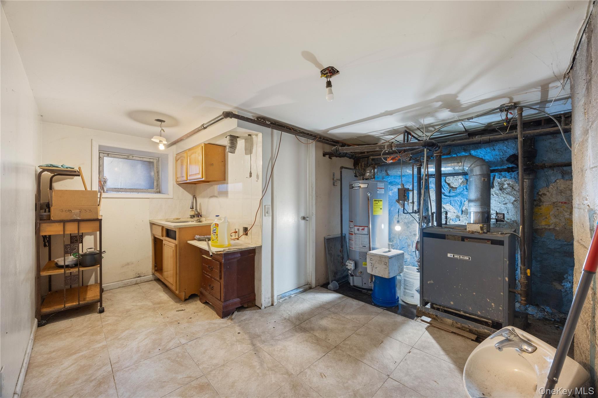 2410 Grand Avenue Property Photo 13