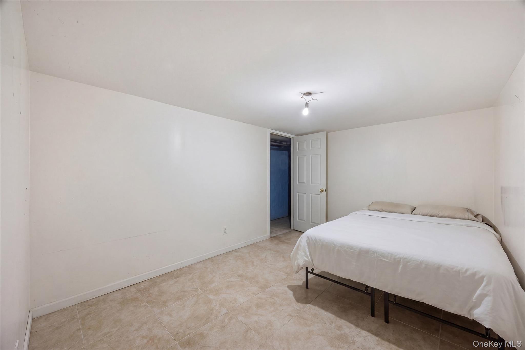2410 Grand Avenue Property Photo 15