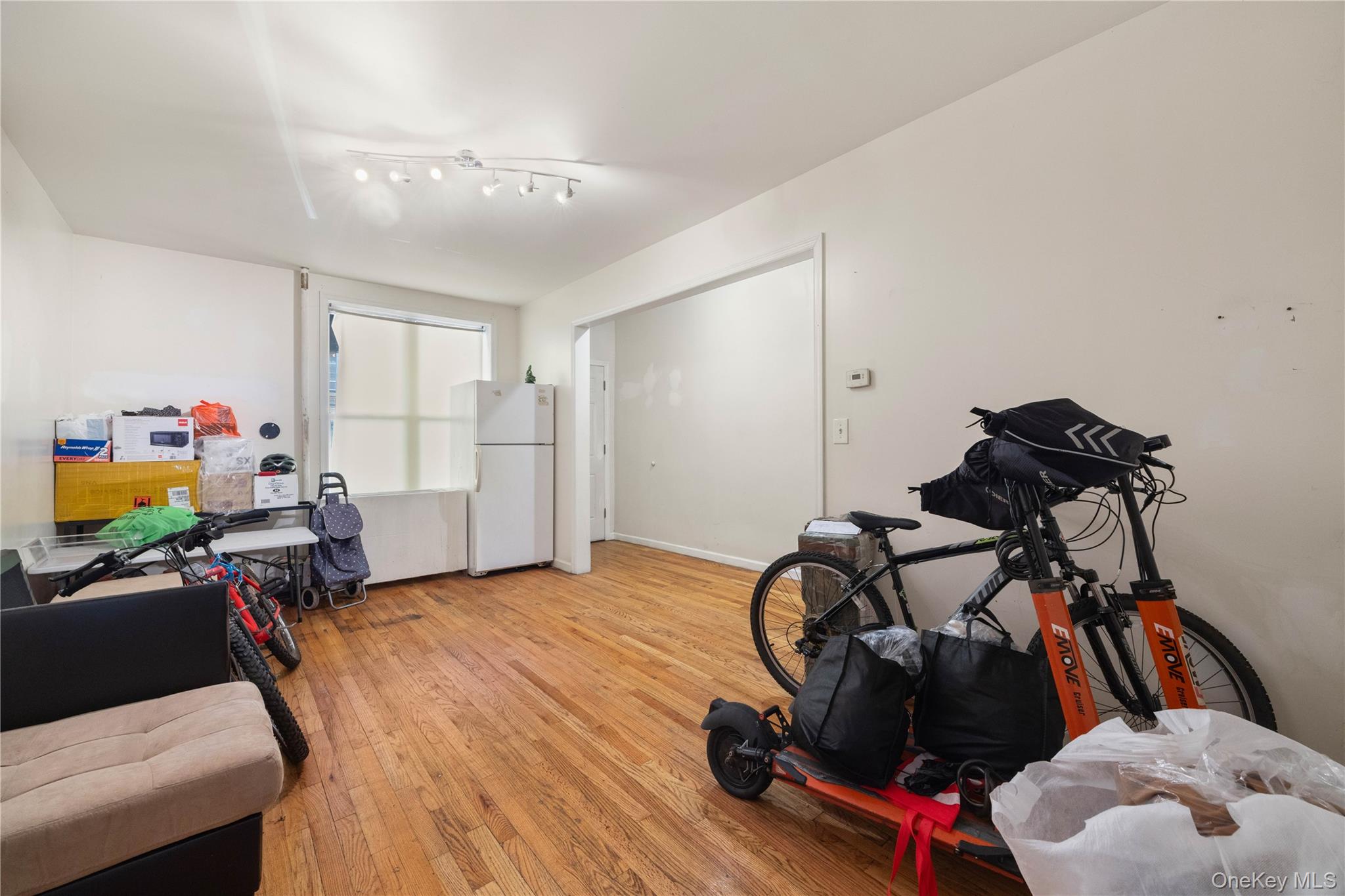 2410 Grand Avenue Property Photo 18