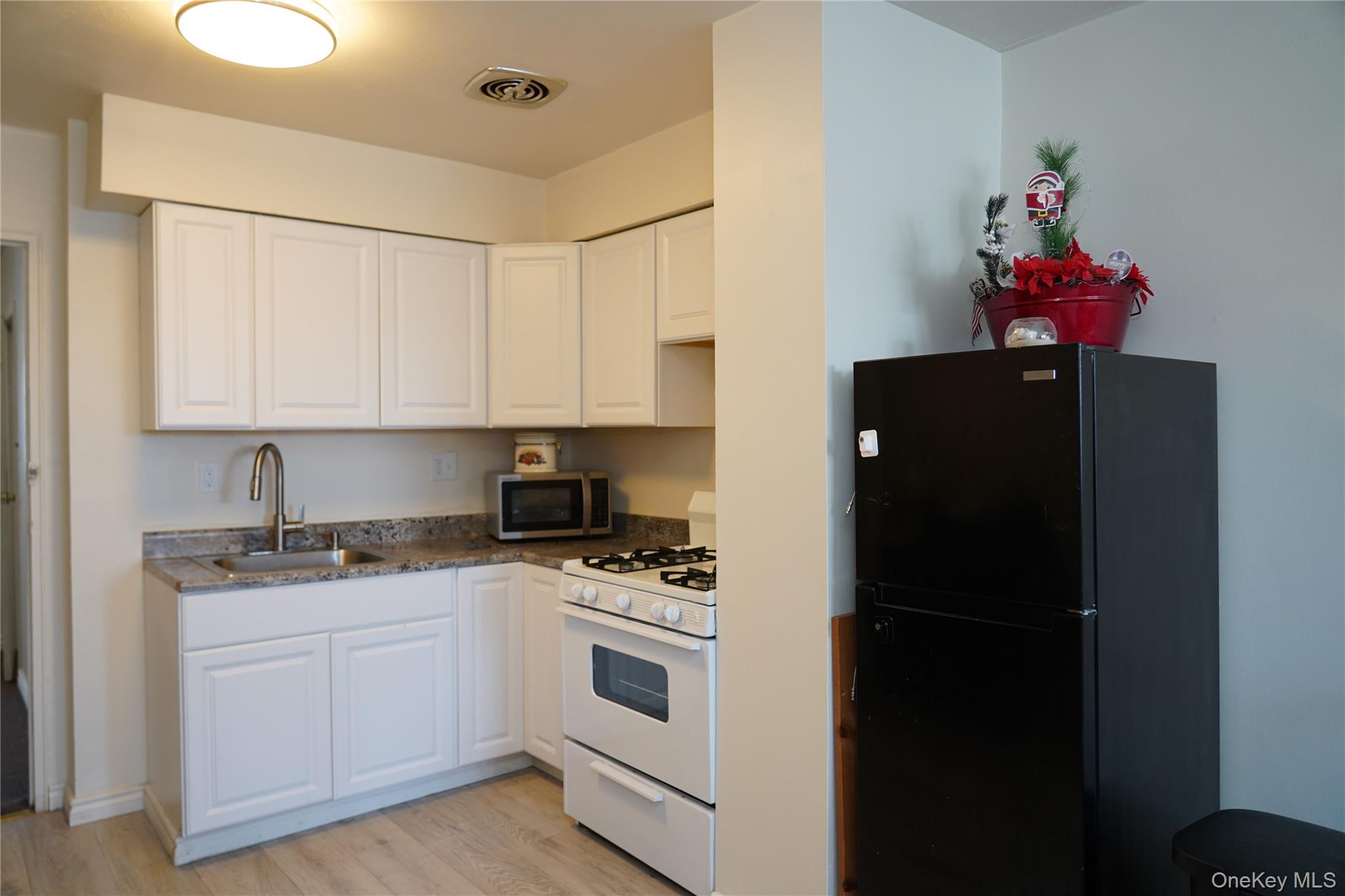 9720 88th Street Property Photo 17