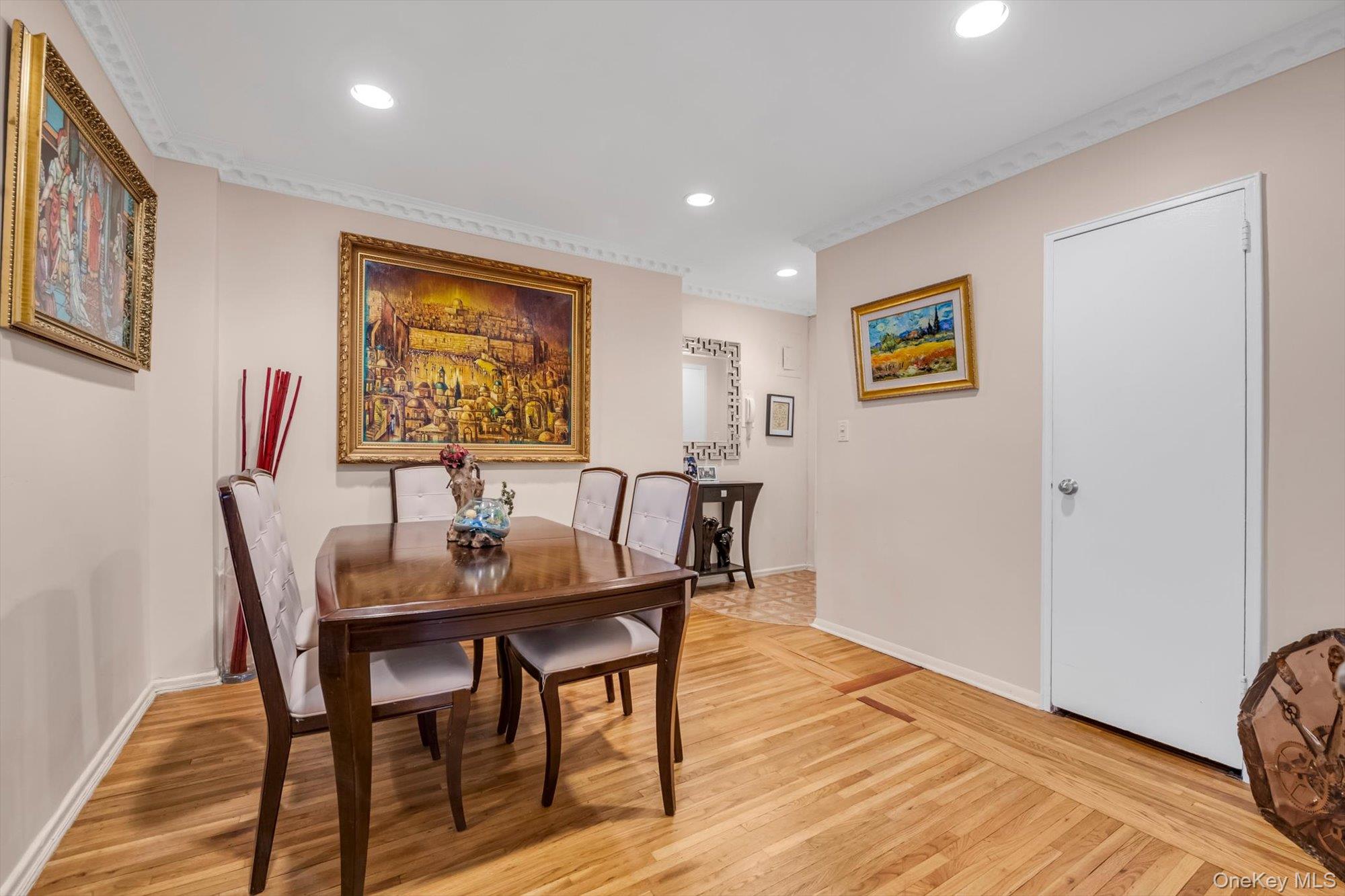 100-25 Queens Boulevard 6e Property Photo 3