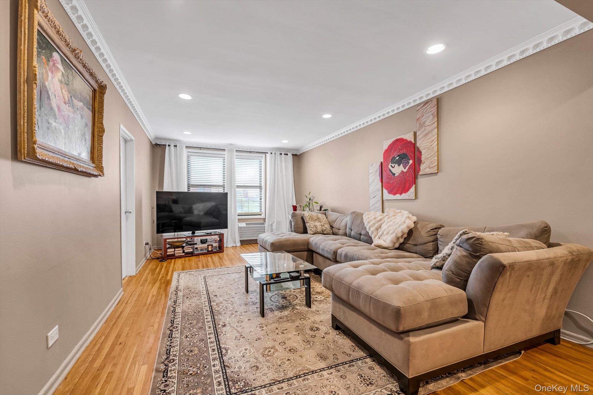 100-25 Queens Boulevard 6e Property Photo 4