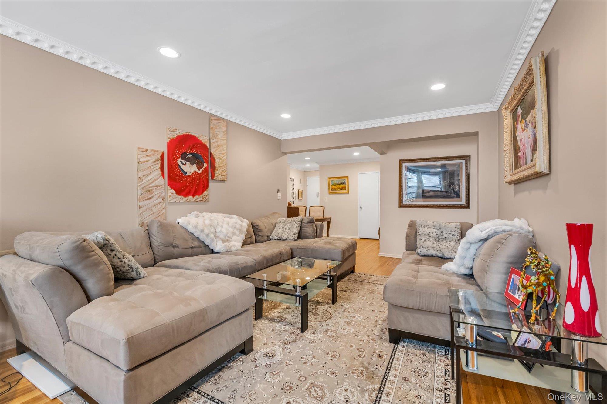 100-25 Queens Boulevard 6e Property Photo 5