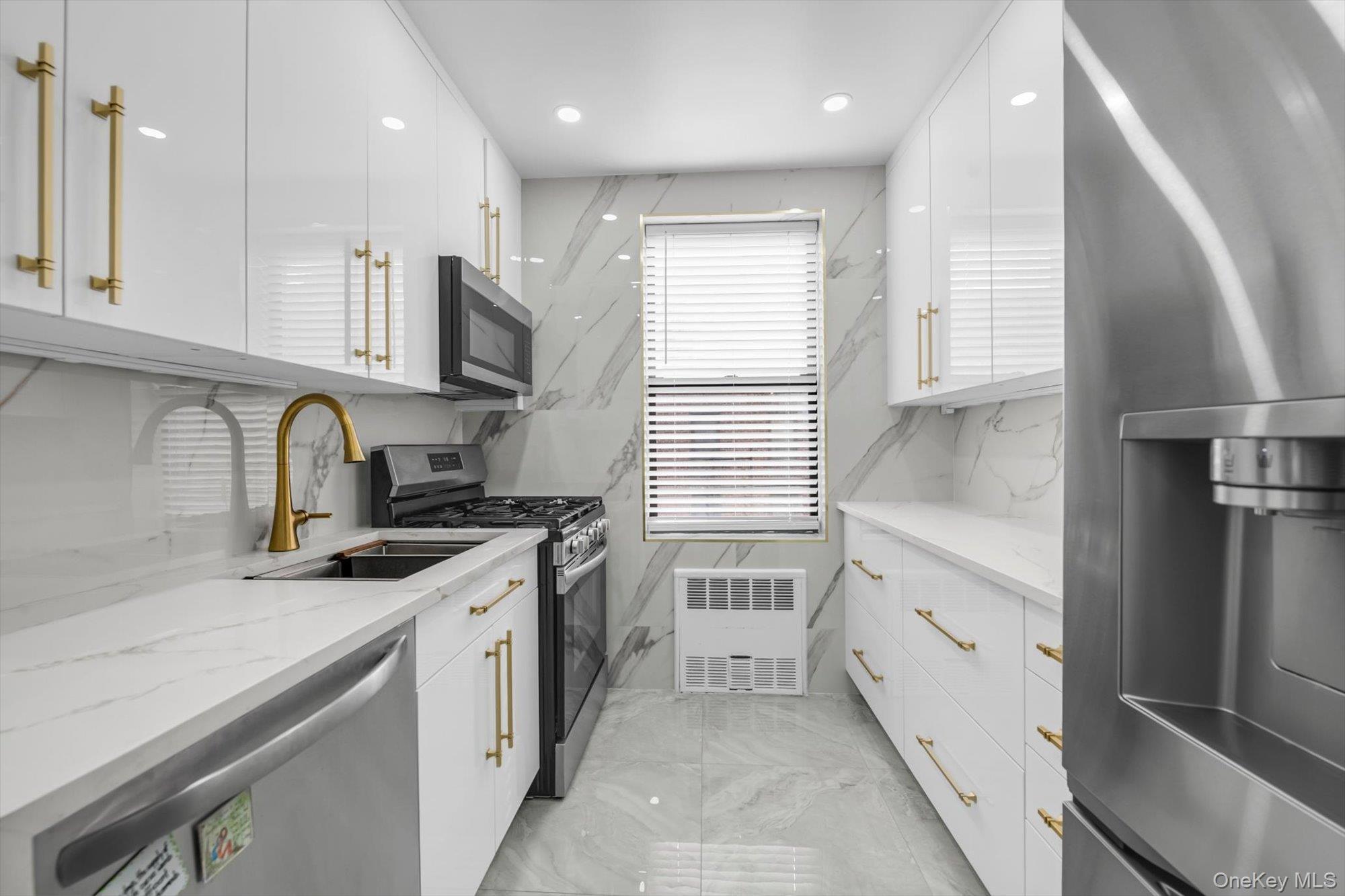 100-25 Queens Boulevard 6e Property Photo 8