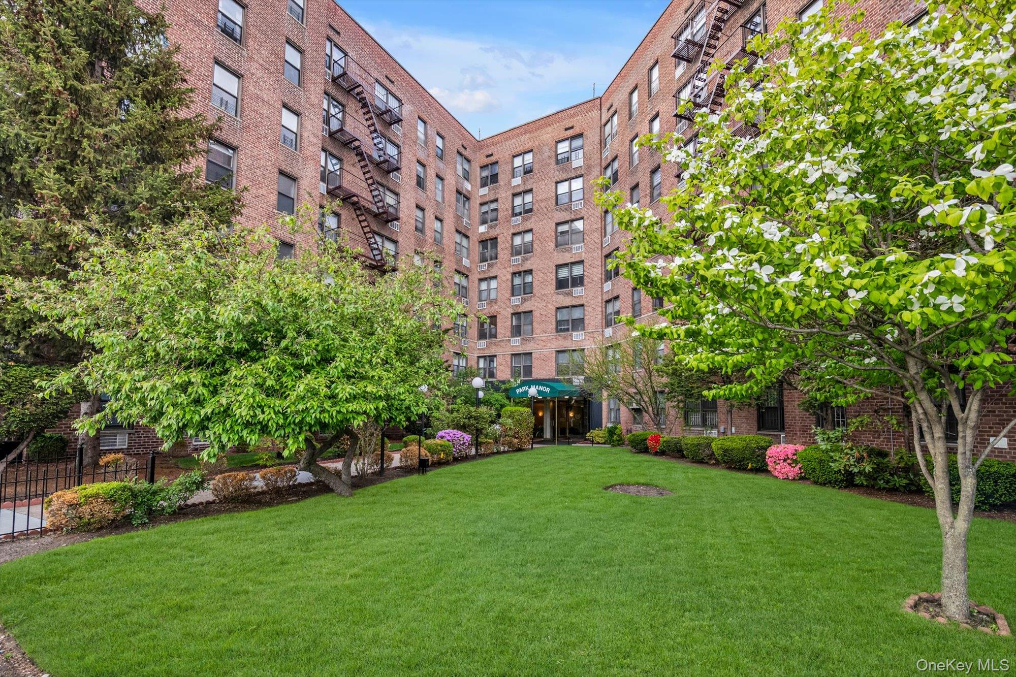 100-25 Queens Boulevard 6e Property Photo 16