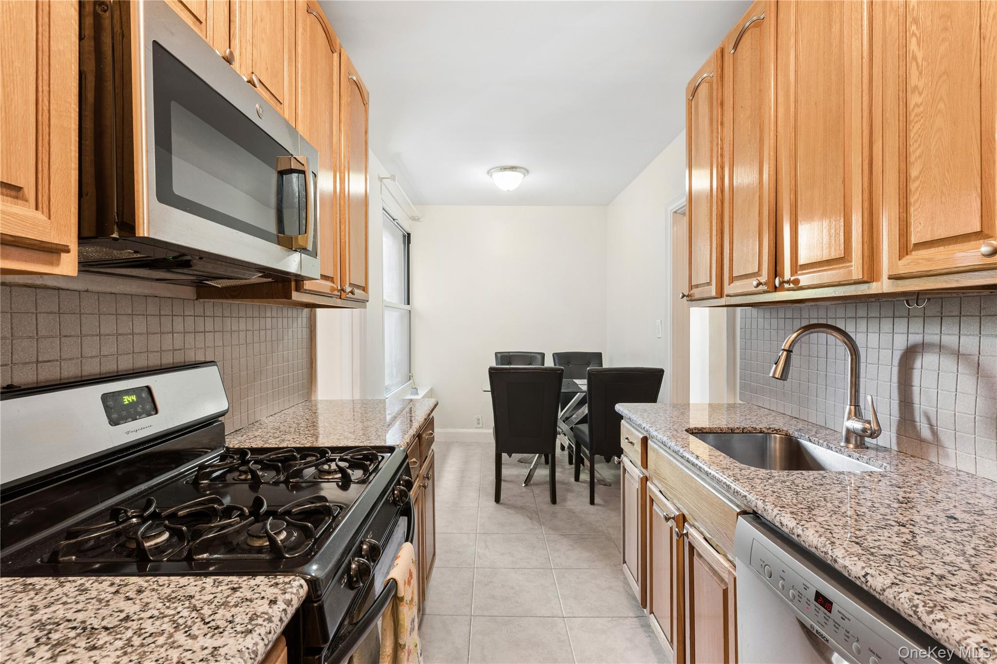 73-20 Austin Street 3o Property Photo 6