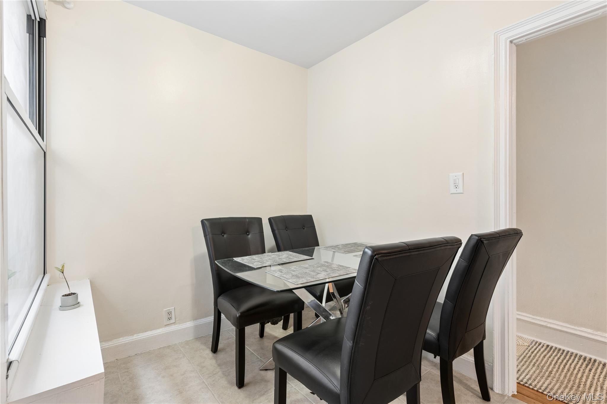 73-20 Austin Street 3o Property Photo 7