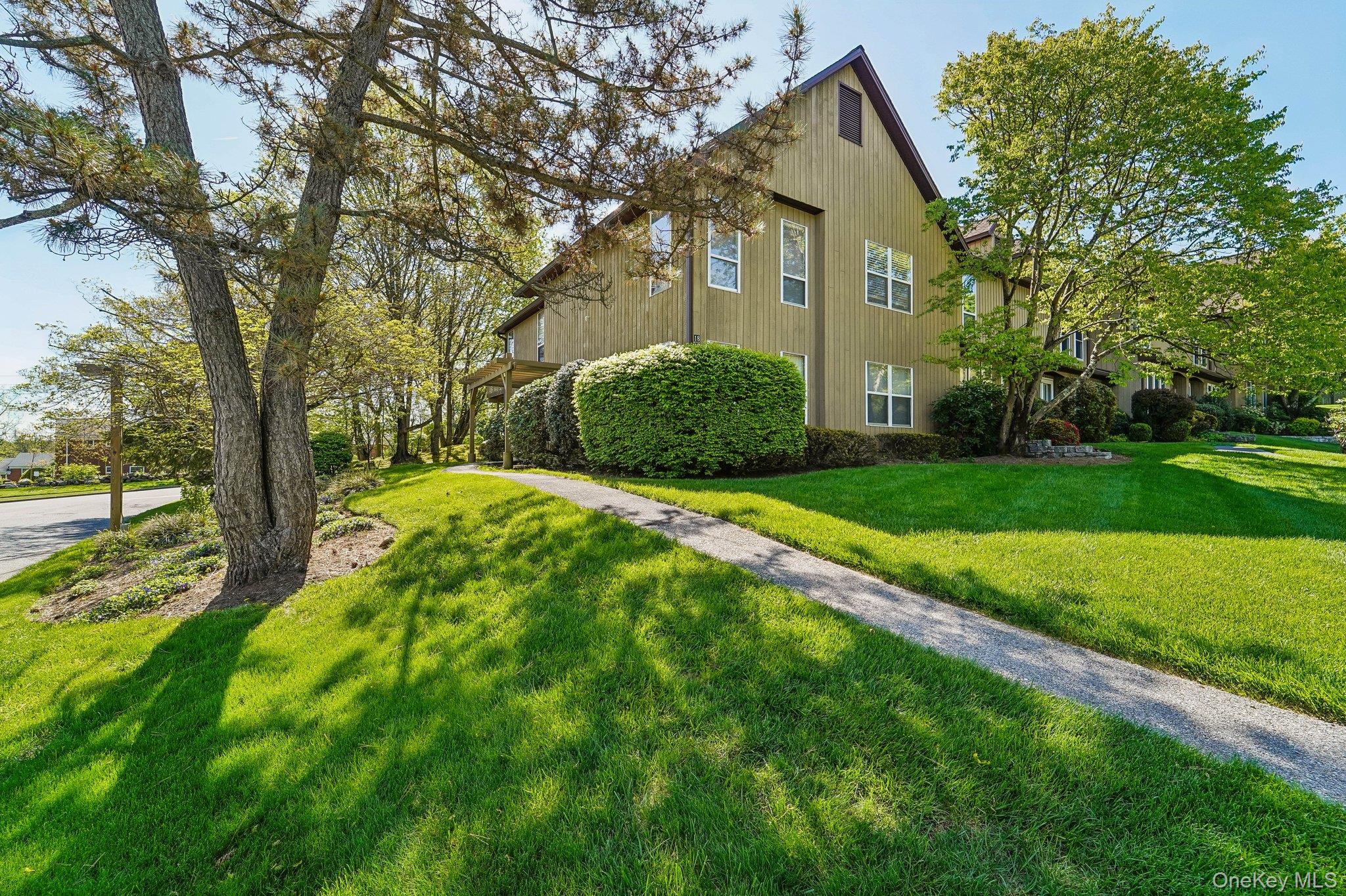 18 Brooke Hollow Lane Property Photo 1