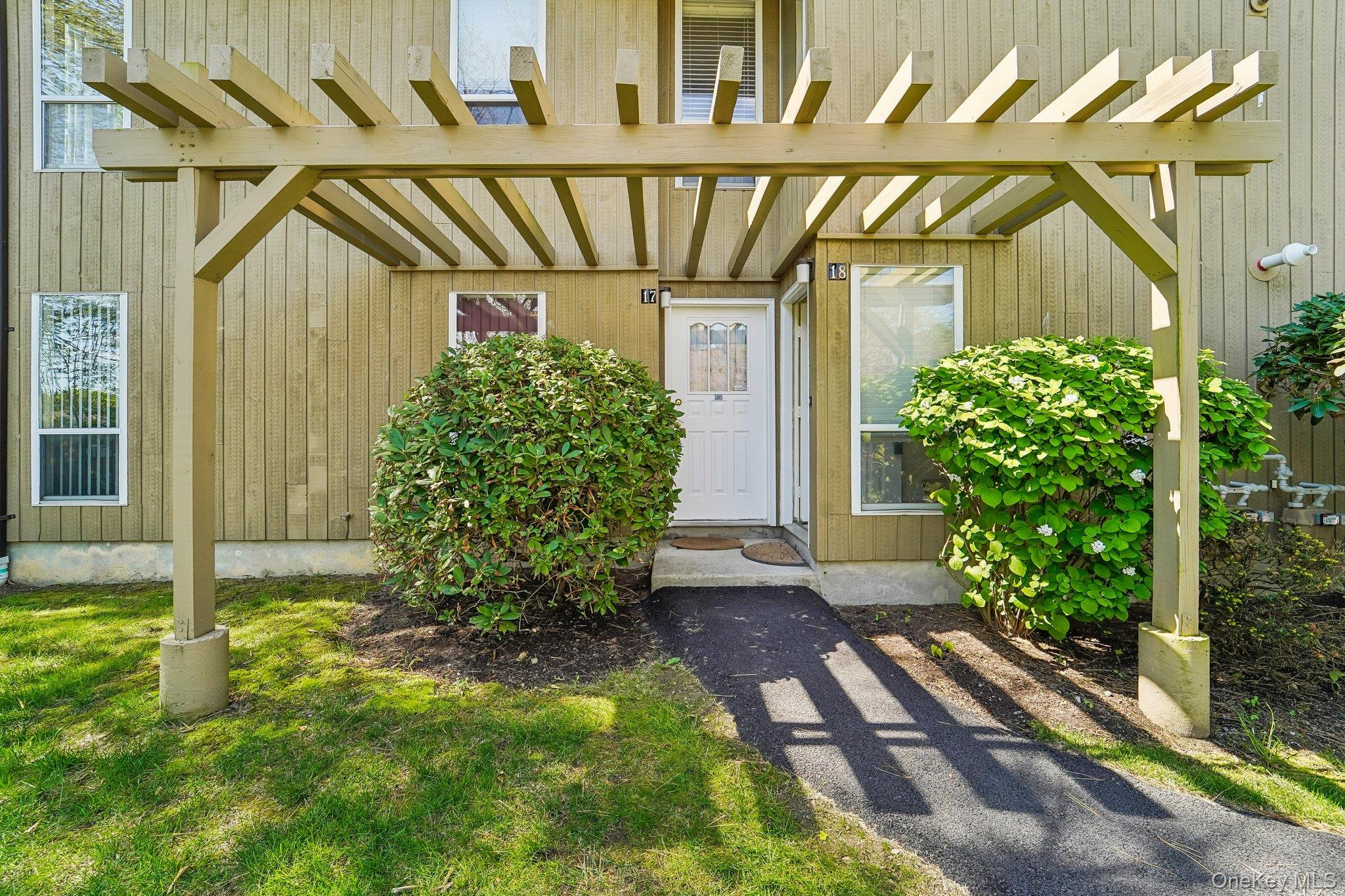 18 Brooke Hollow Lane Property Photo 3