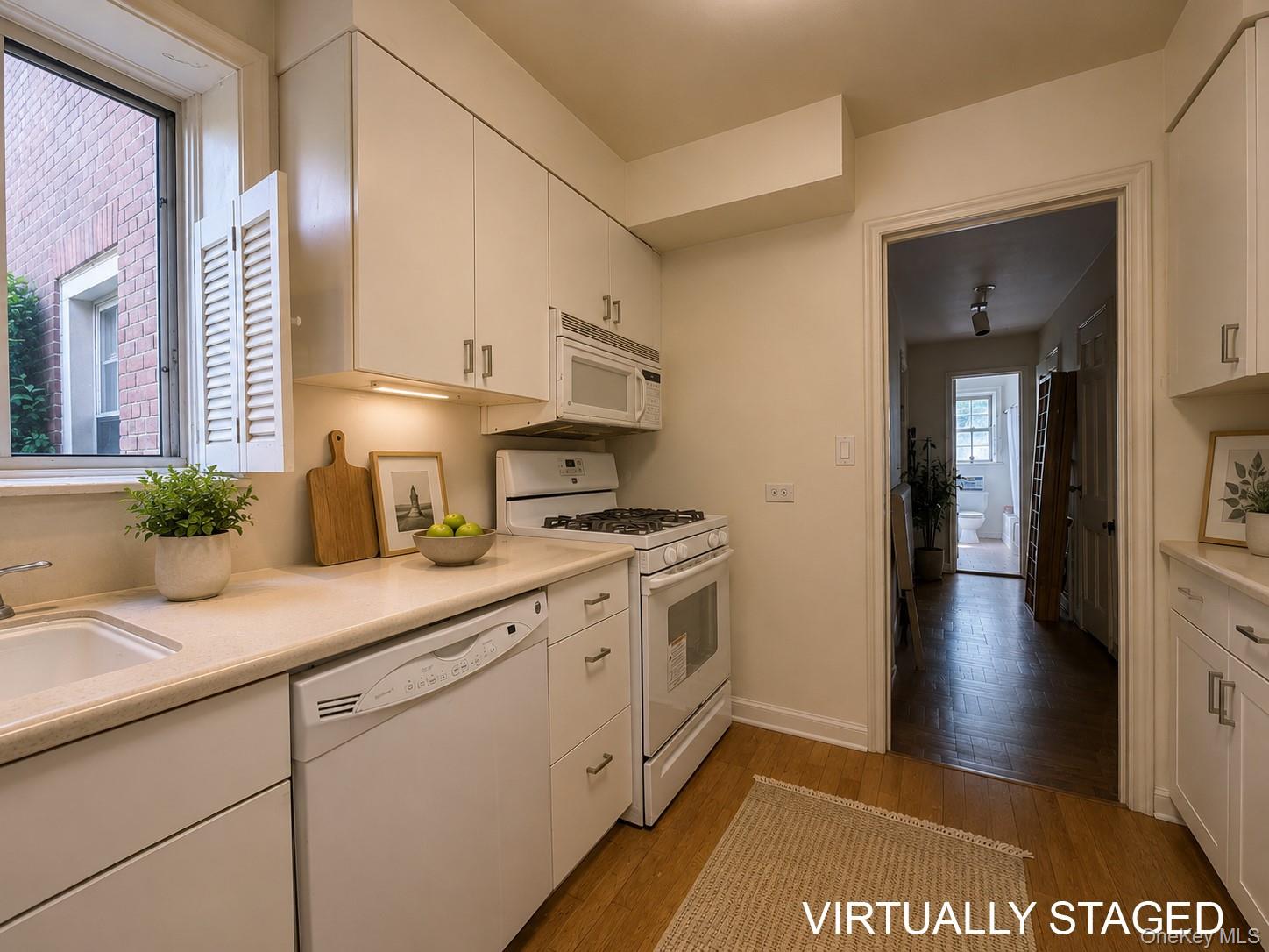 4 Chateaux Circle 4c Property Photo 6