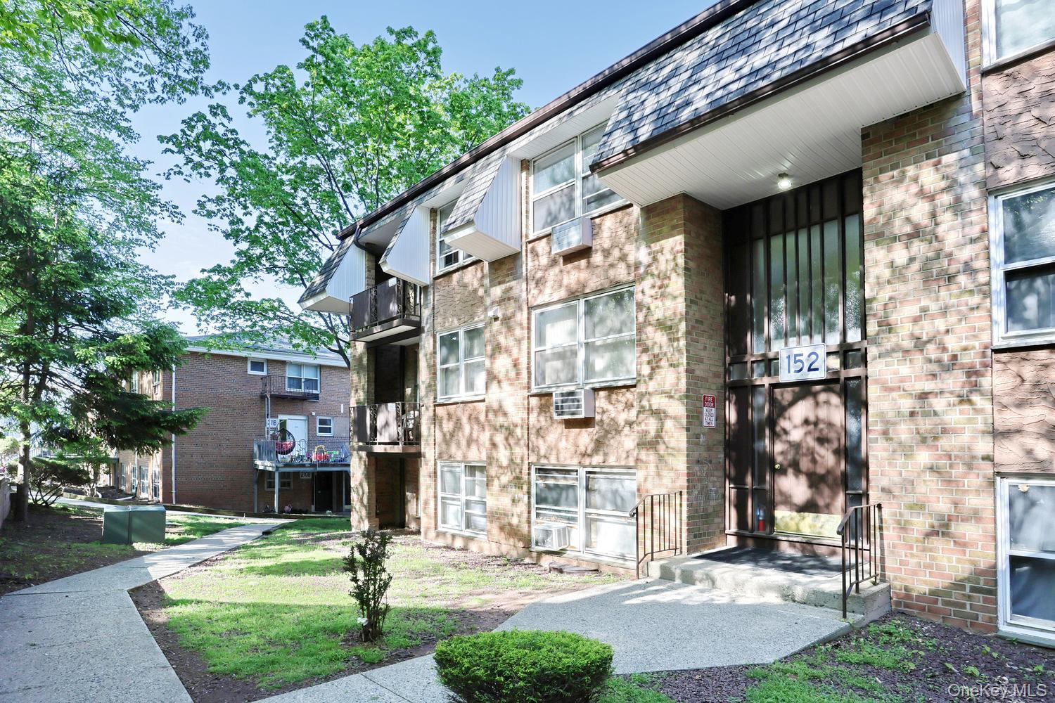 152 Kearsing Parkway E Property Photo 1