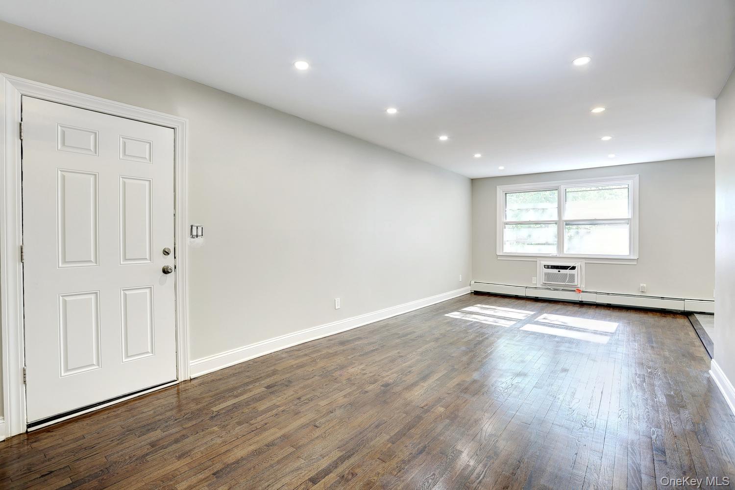 152 Kearsing Parkway E Property Photo 3