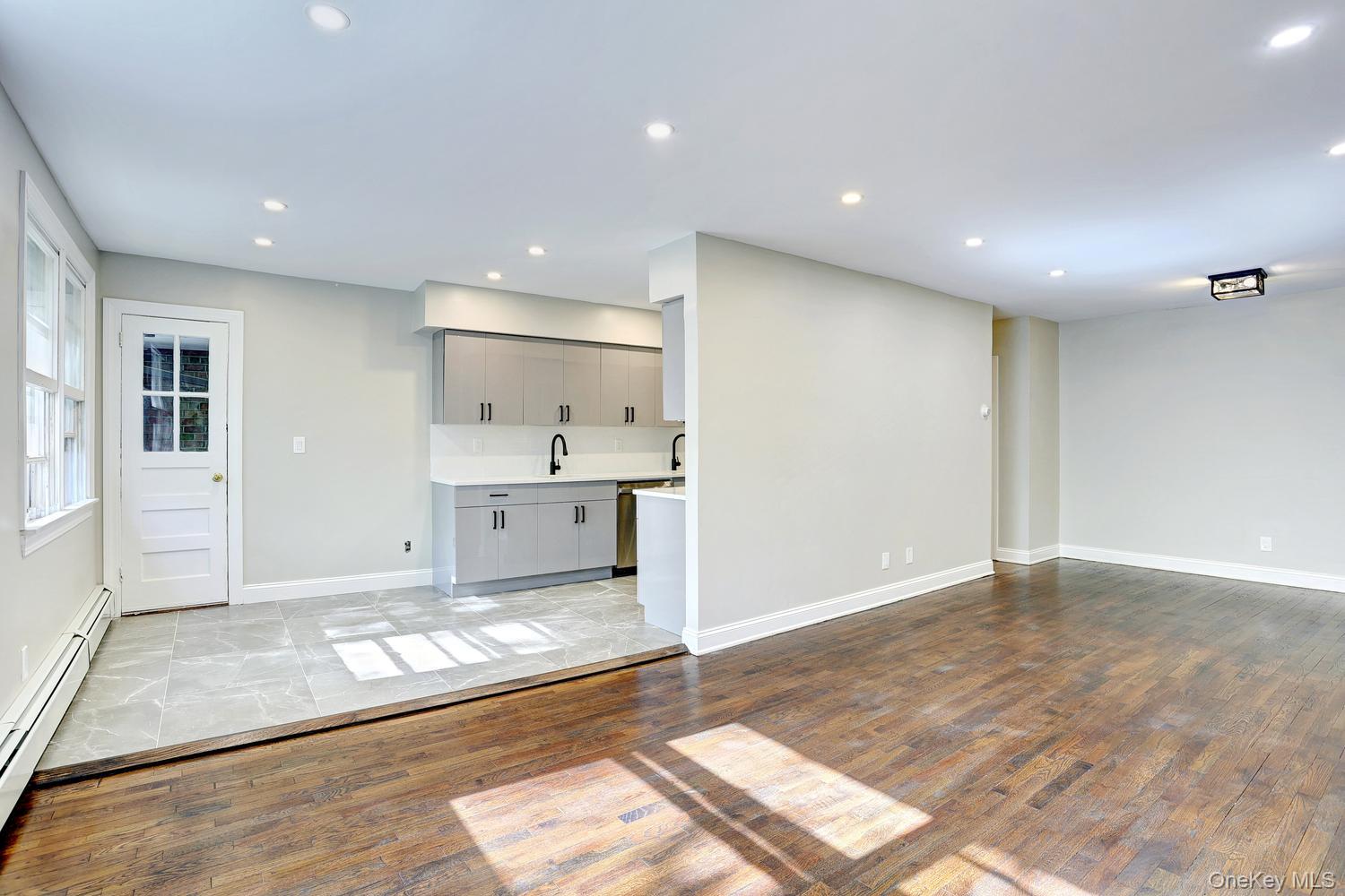 152 Kearsing Parkway E Property Photo 5