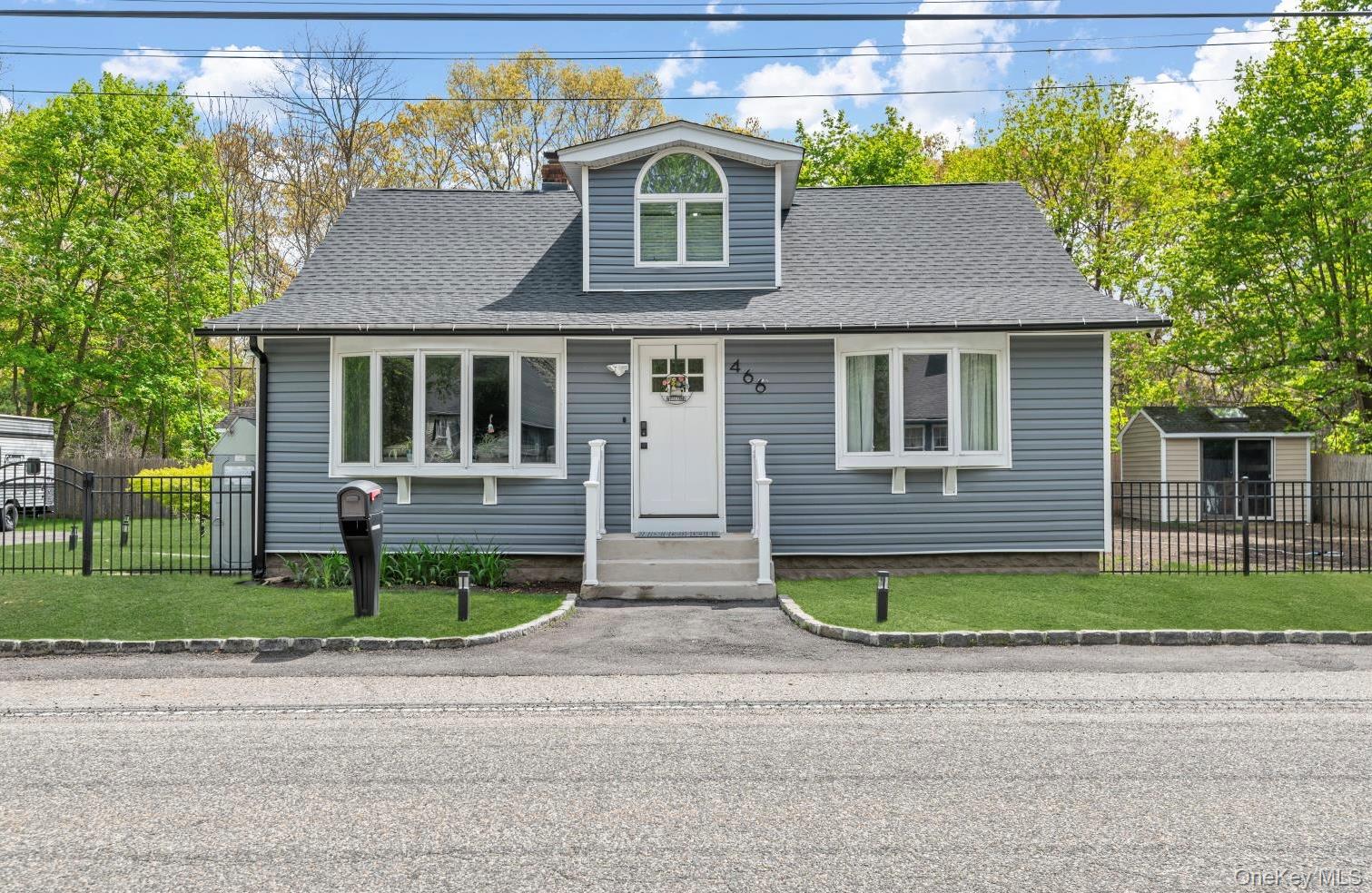 466 Long Island Avenue Property Photo 1
