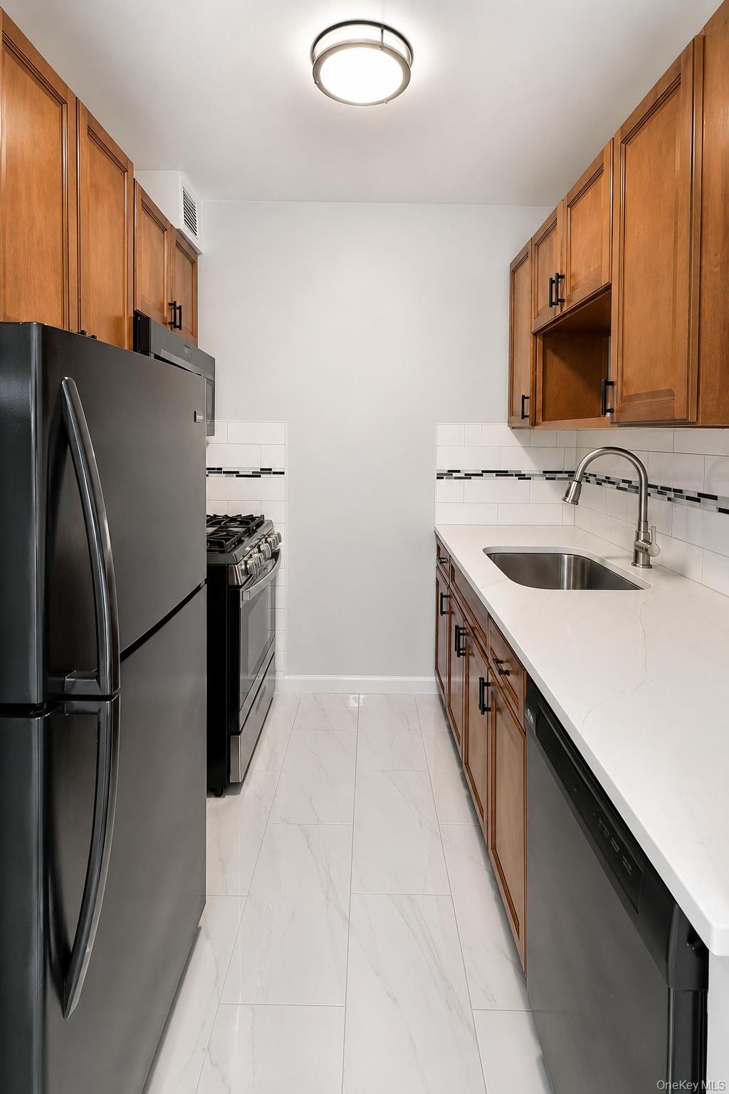 3240 Netherland Avenue 1c Property Photo 2