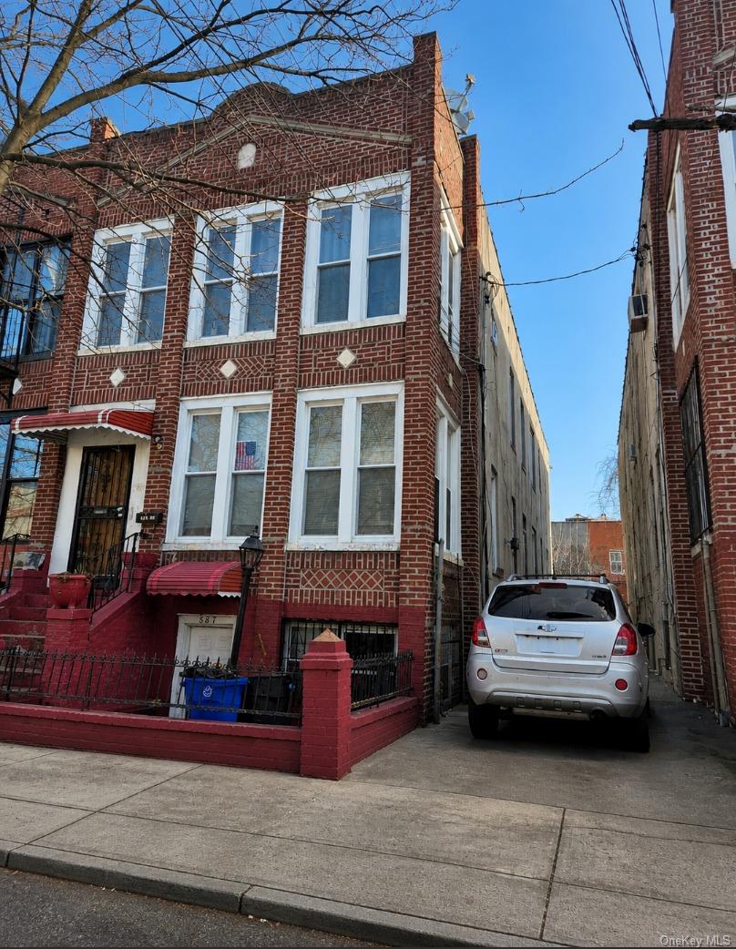 587 Miller Avenue Property Photo 1